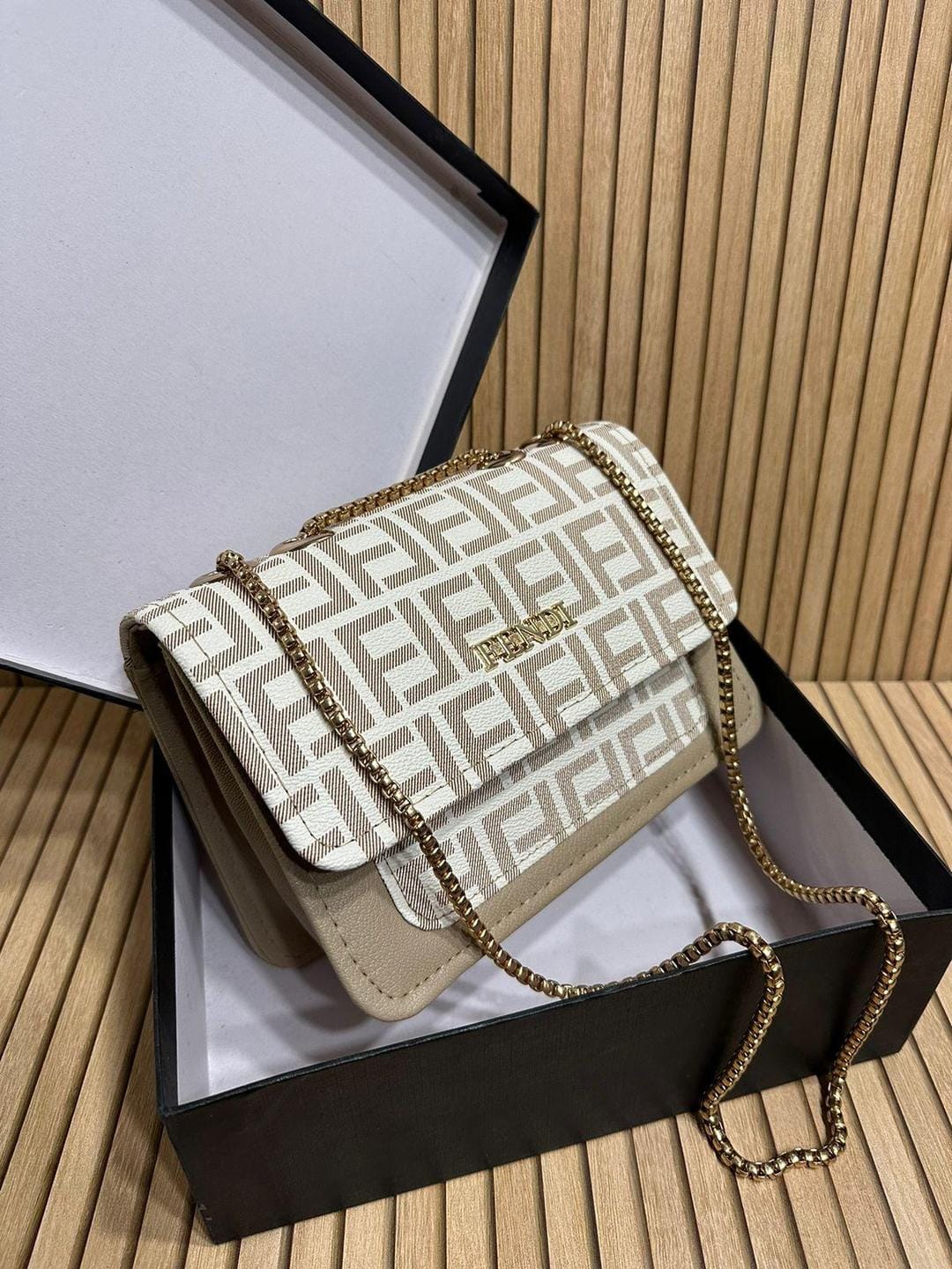 Chic Women's Printed Leather Crossbody Bag